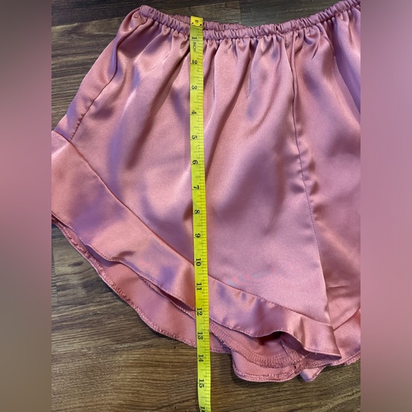 MISSGUIDED Satin Pajama Shorts with frill in rose pink size 2 - Picture 4 of 8